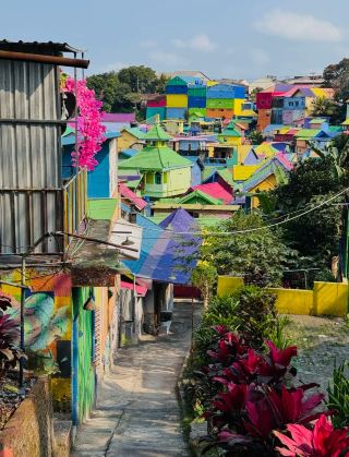 สำรวจหมู่บ้านสายรุ้งแห่งมาลัง: การเดินทางที่เต็มไปด้วยสีสัน