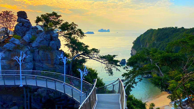 Cat Ba Island, for your beautiful holiday 