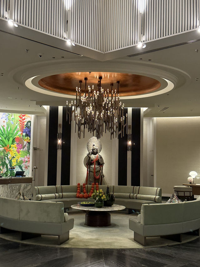 Checking in at the Mandarin Oriental Singapore