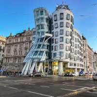 The Dancing House & Prague city 🤩 