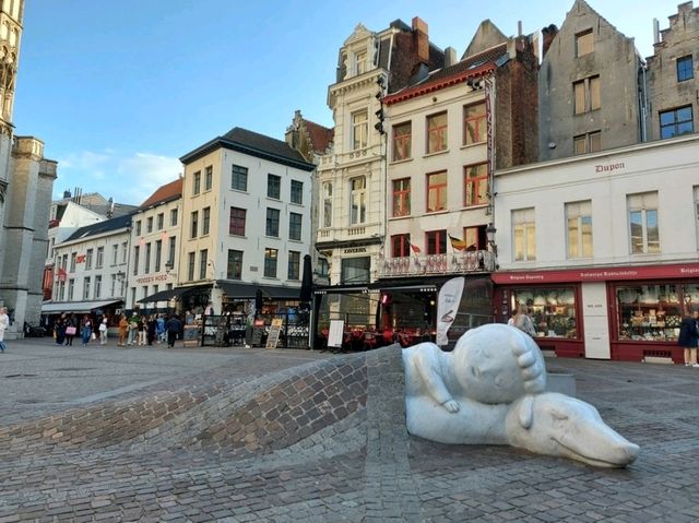 รูปปั้นจากนิยายคลาสสิก A Dog of Flanders
