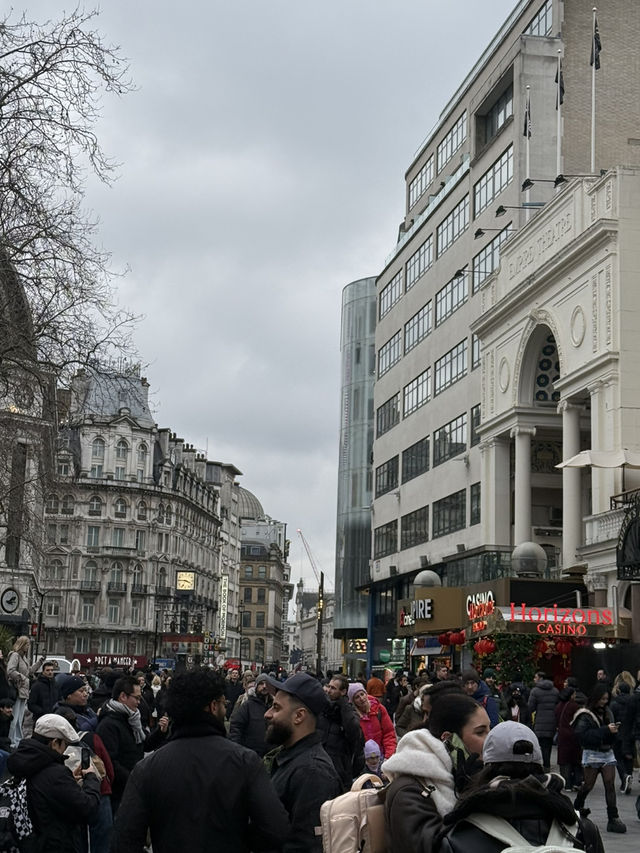 A Perfect Day in Central London: Covent Garden, Chinatown & Theatre Night 🎭🏙️🍜