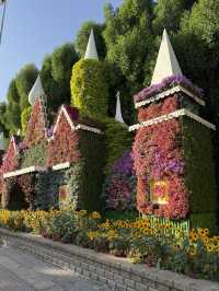 Dubai Miracle Garden: A Floral Wonderland! 🌸✨🇦🇪