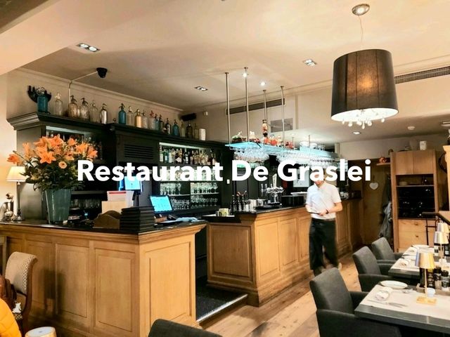 ร้านอาหารบรรยากาศดีริมแม่น้ำ Leie