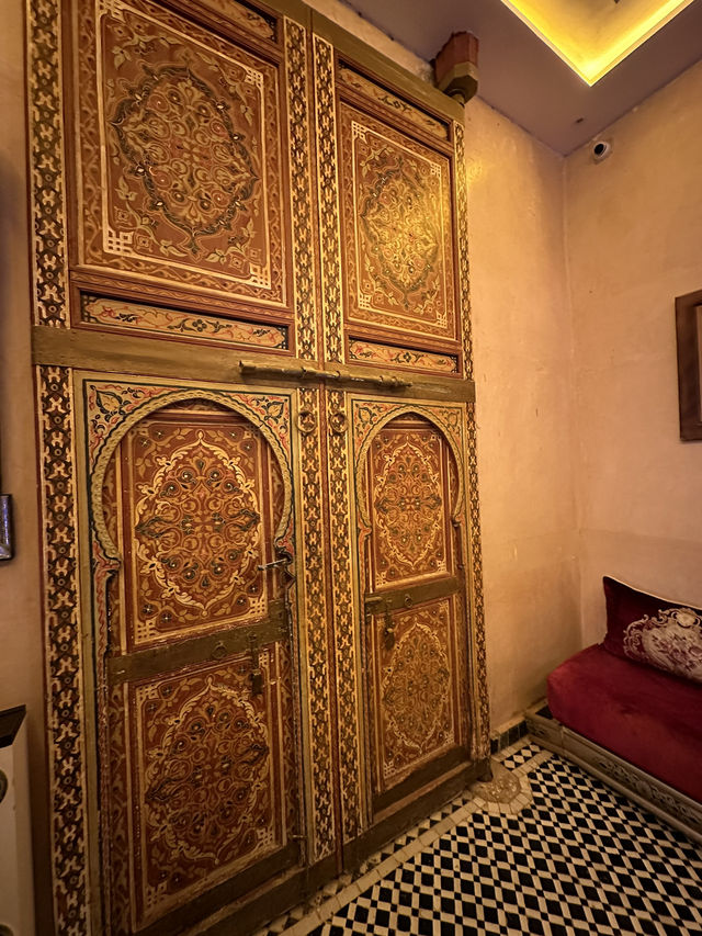 Palais Shazam Hotel 