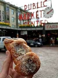 Seattle city stroll: views, food, and waterfront breeze