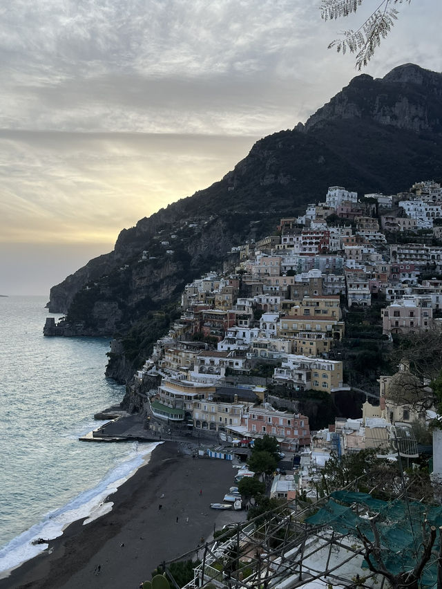 🌞 Positano: Where Every Turn is a Postcard 🇮🇹🌊🍋