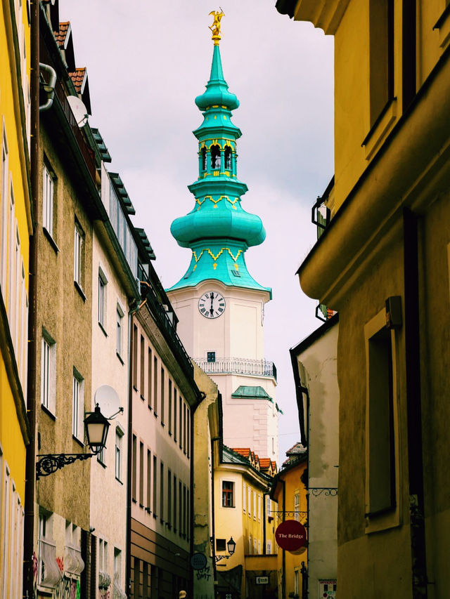 🎒 Backpacker Essentials for Bratislava