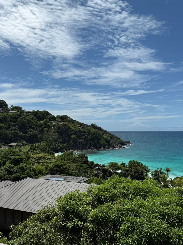 Breathtaking views from Four Seasons Seychelles 🏝️