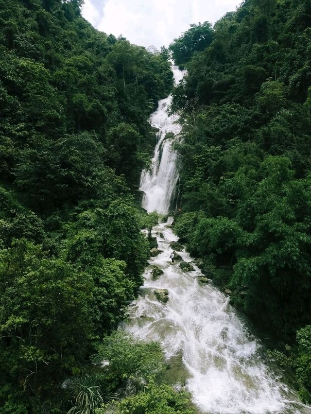 💧 Tong Waterfall – The Secret Heart of the Forest