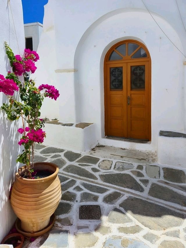 🏝️ Paros – Timeless Charm in the Heart of the Cyclades