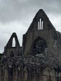 The Monumental Tintern Abbey, How Can A Ruin Be So Mesmerising?!