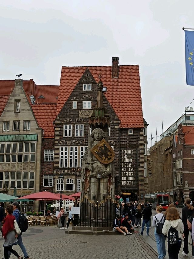 Bremen: Town Musicians, Roland, and Rathaus Wonders Bremen: Town Musicians, Roland, and Rathaus Wonders