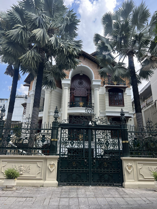 🇻🇳🌆 Saigon -the city that moves faster than you can blink 🇻🇳🌆 Saigon -the city that moves faster than you can blink