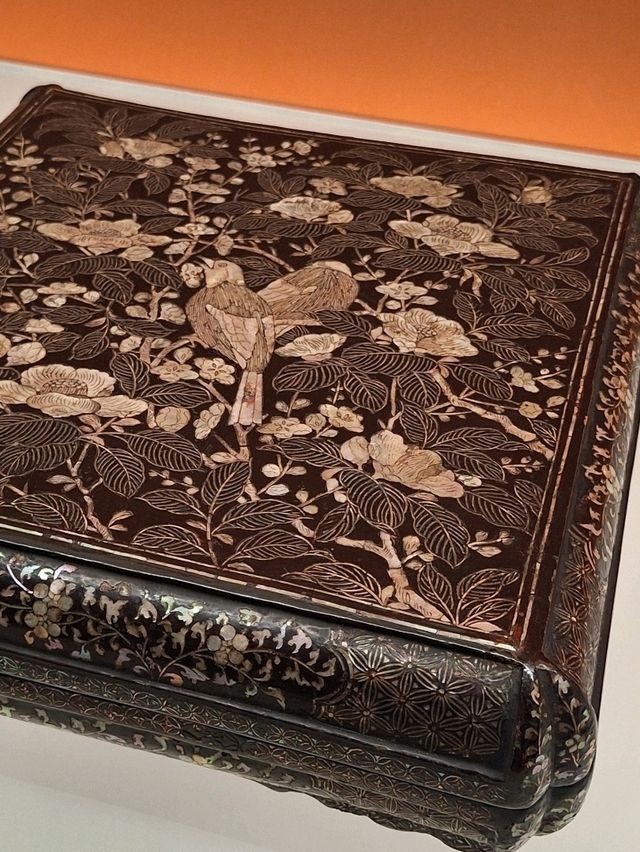 Шанхайский музей на Народной площади Шанхайский музей на Народной площади