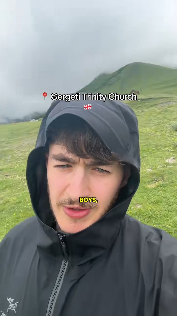 📍 Gergeti Trinity Church