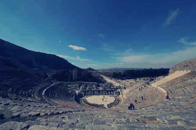 The vicissitudes of history in ruins.