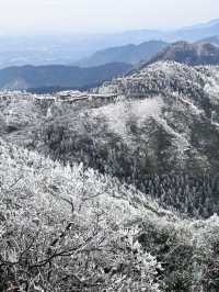 “大自然的鬼斧神工：衡山霧凇，你不可錯過的冬日美景！”