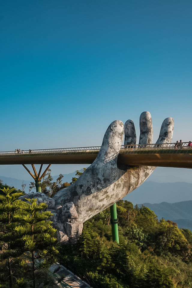 海拔1400米之上建在雲端的佛手橋