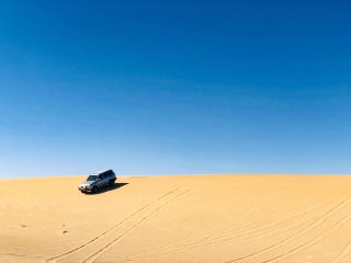 Experience a seaside sandboarding adventure in Namibia, a place 99% of Chinese people have never visited