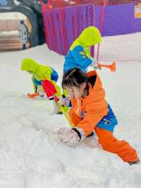 來室內滑雪城體驗冰火兩重天的樂趣吧