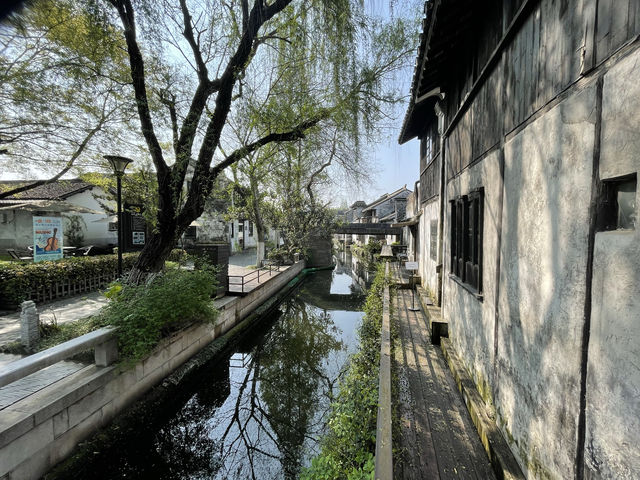 清新 安逸的歇馬橋村