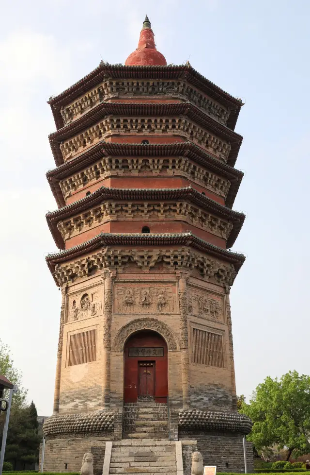 The Wenfeng Pagoda in Anyang exudes a serene and graceful presence