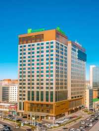 🏨✨ Ulaanbaatar's Hidden Gem: Holiday Inn's Cozy Retreat 🌄