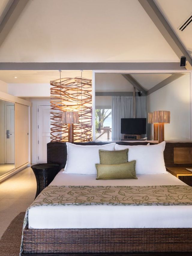 🌟 Maldives Magic: Luxe Stays at Taj Coral Reef! 🌊