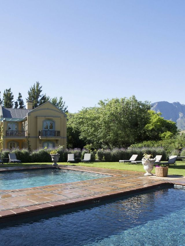 🌟 Luxe Sleeps in Stellenbosch Vineyards 🍇