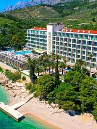 🌟 Croatian Getaway: Top Stay at Bluesun Hotel Jadran 🏖️