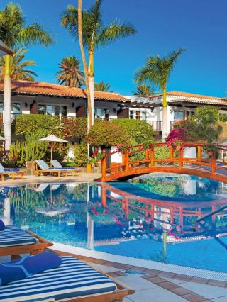 🌟 Canary Islands Bliss: Top Hotel Picks! 🏖️✨