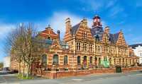 Victoria Baths: Splendor and Rebirth ✨🌟