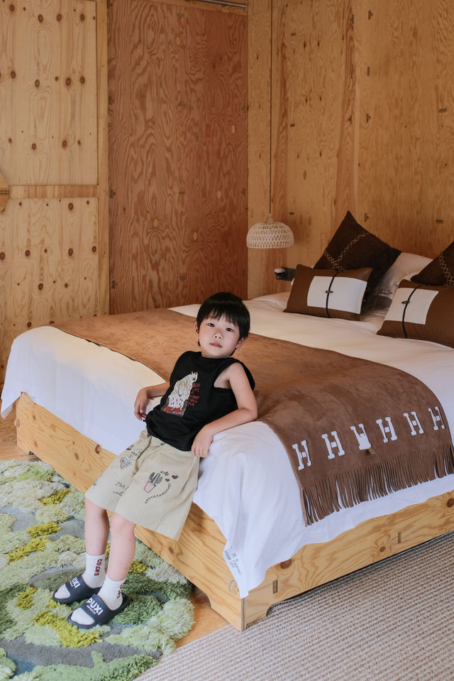 在安吉“阿勒泰” 住進了山野木屋