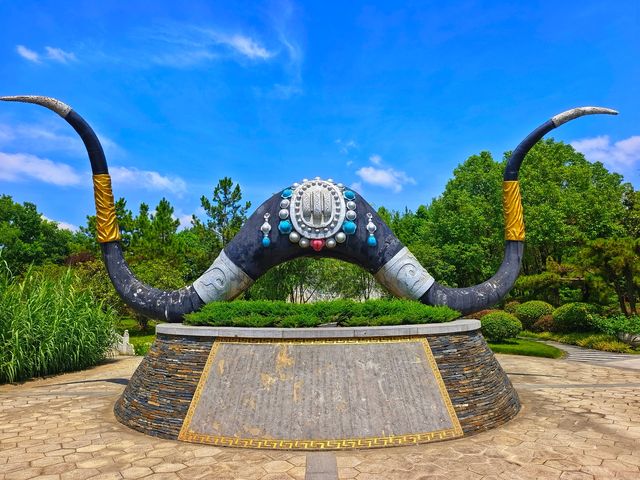武漢園博園離漢口站頗近，有地鐵，但下車後要走一段路程。園博園頗大，需要收門票。如果純步行遊玩會略為耗費體力。