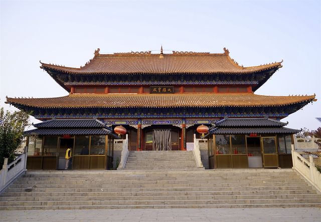 壯觀的佛教建築群，令人驚嘆。