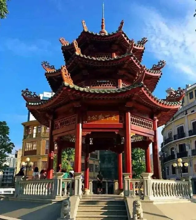Shantou's Xiaogongyuan and Old Fort.
