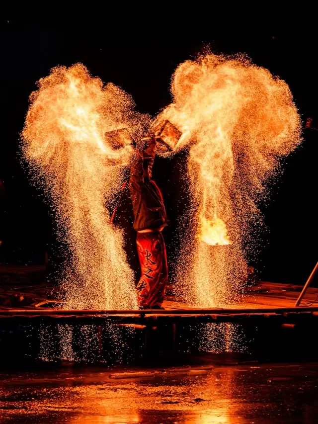 除夕夜也能在北京看到火壺和打鐵花表演