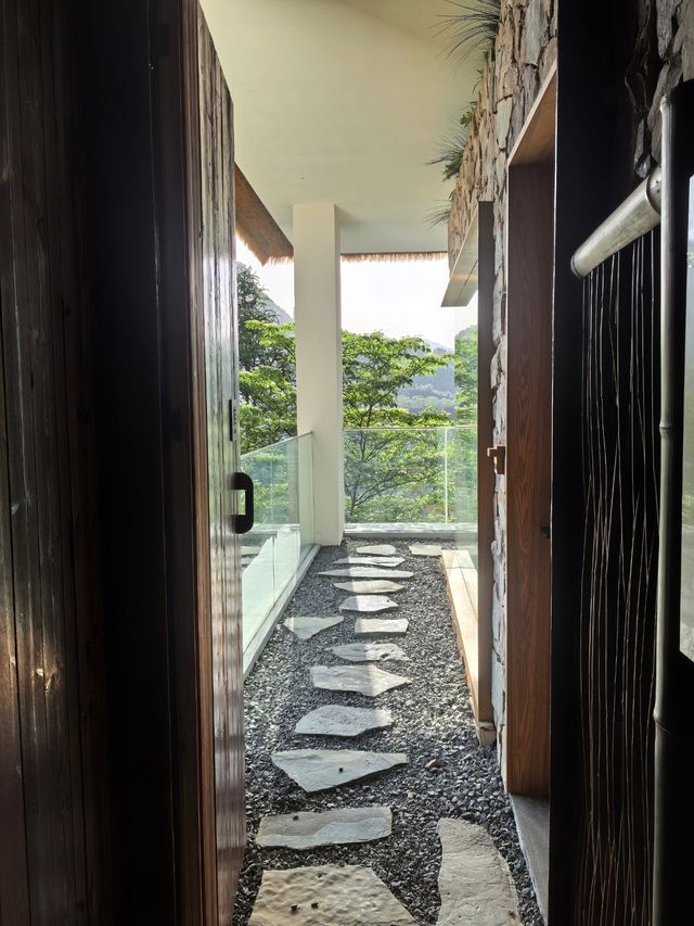 山野逸居｜住進峽谷旁的治癒系民宿