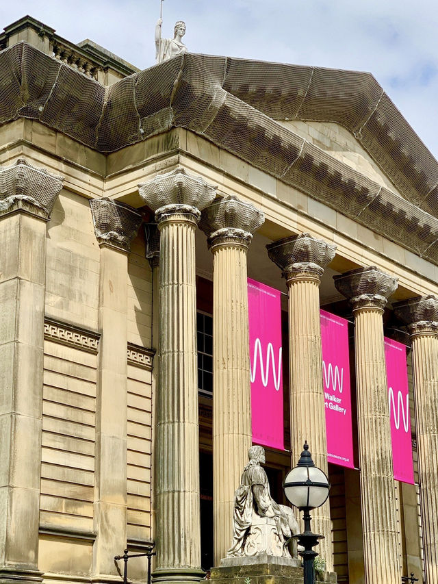 Bold Brushstrokes: Discover Modern Art in Liverpool 