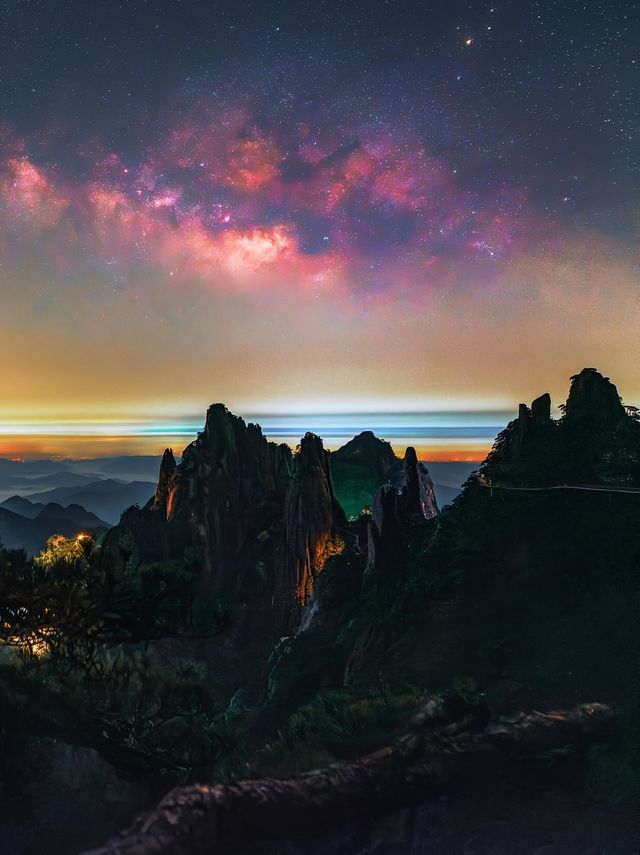 雲海日出佛光星穹，三清山嘅仙山畫卷震撼人心
