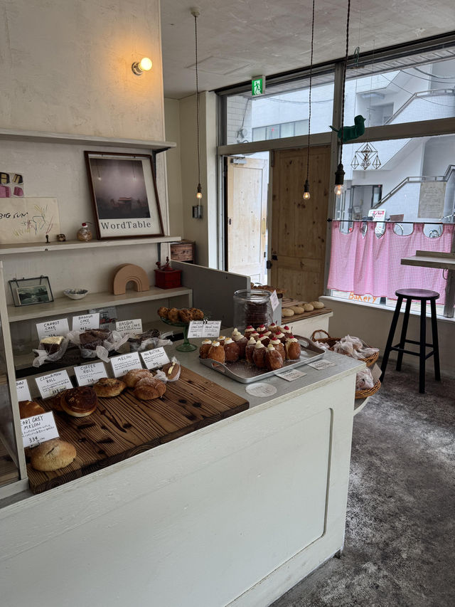 🇯🇵東京探店｜韓系ins風甜品店💫咬一口會爆漿的甜甜圈！