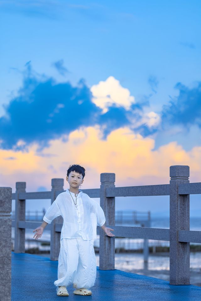 溫州樂清趕海人少！螃蟹多到爆，晚霞靚到喊