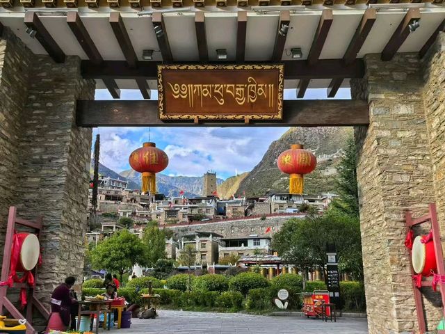 甘堡藏寨：藏在雲端的千年藏寨，一場與世隔絕的桃源之旅。