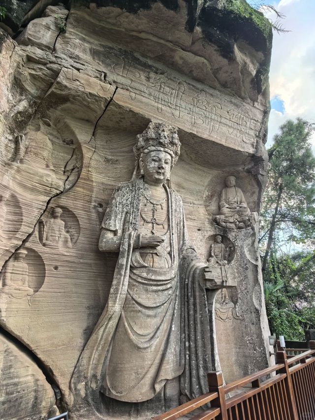 安岳石窟穿越指南｜千年佛光裡的唐宋美學暴擊