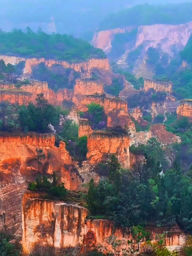 金秋曲靖，上帝打翻調色盤，山水間的治癒之旅！