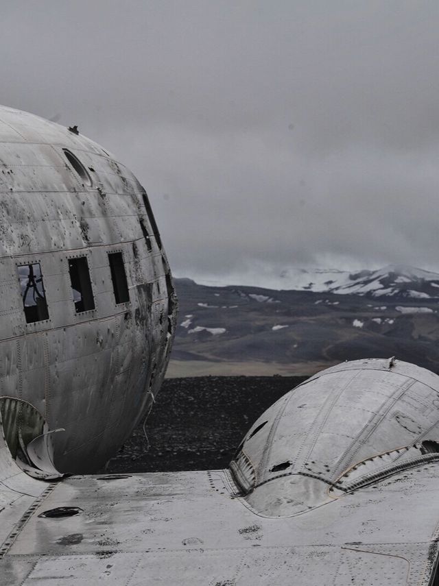 冰島飛機殘骸|陰雨天秒出末世大片 冰島飛機殘骸|陰雨天秒出末世大片