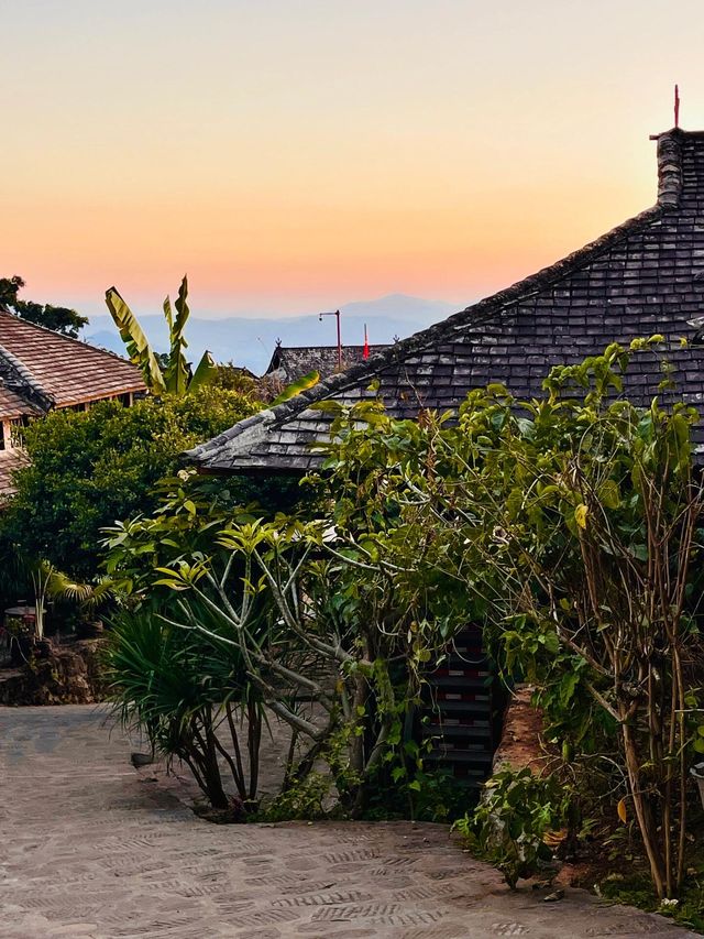 世遺翁基古寨~在景邁山千年布朗古寨,賞夕陽晚霞 世遺翁基古寨~在景邁山千年布朗古寨,賞夕陽晚霞