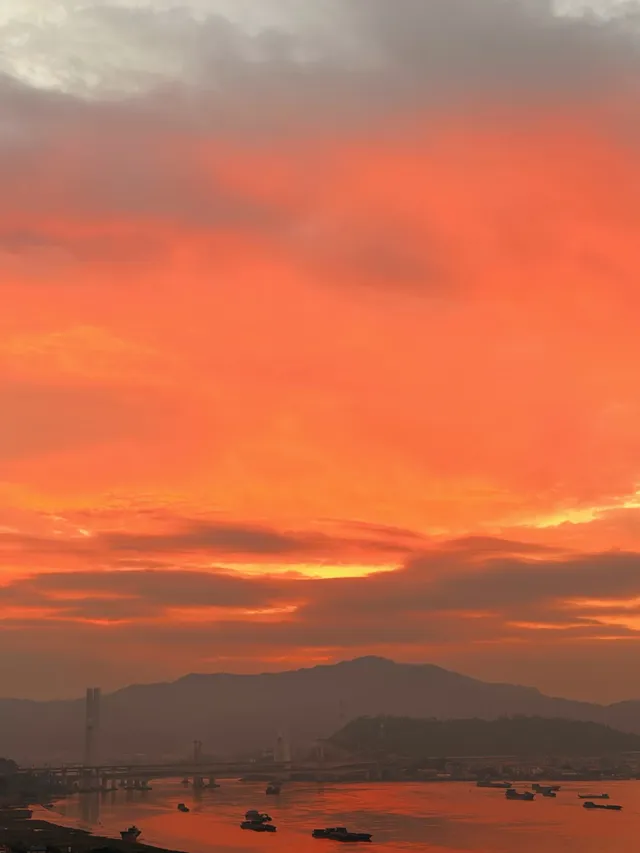 11.24福州實況 彩虹與朝霞的夢幻同框 11.24福州實況 彩虹與朝霞的夢幻同框