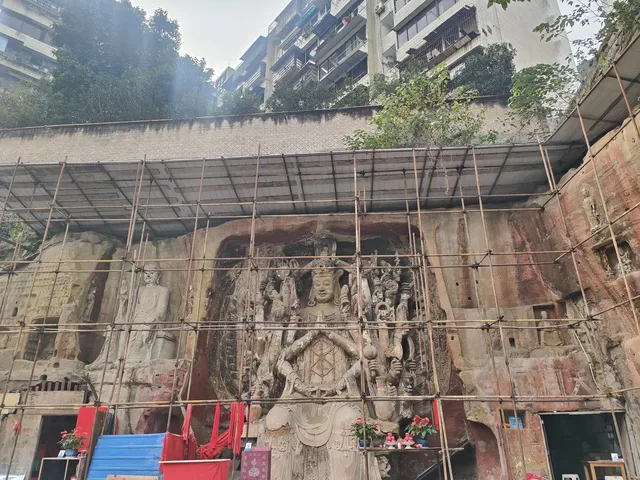 居民樓下的唐代千手觀音 居民樓下的唐代千手觀音